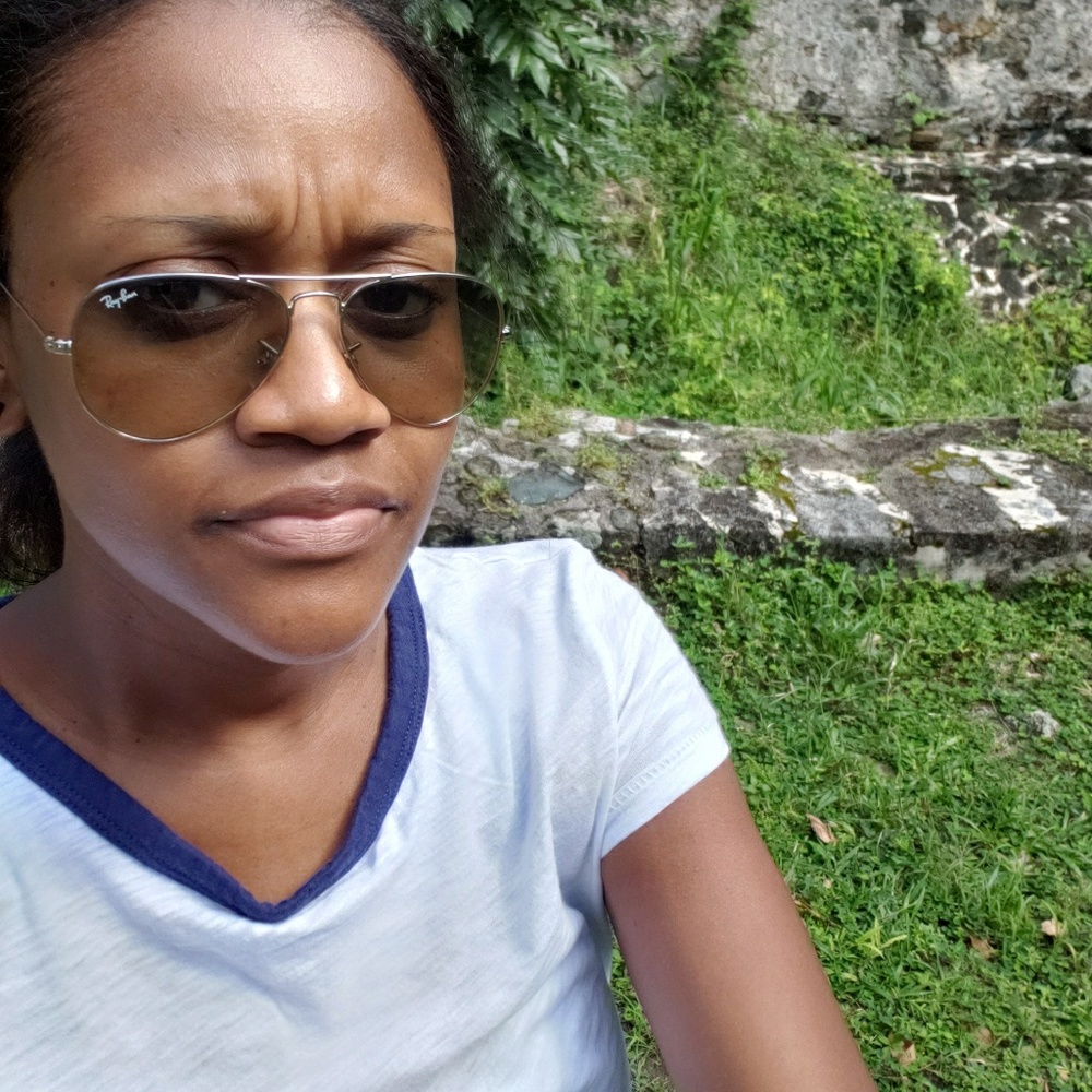 Meet your Posher, Clarissa